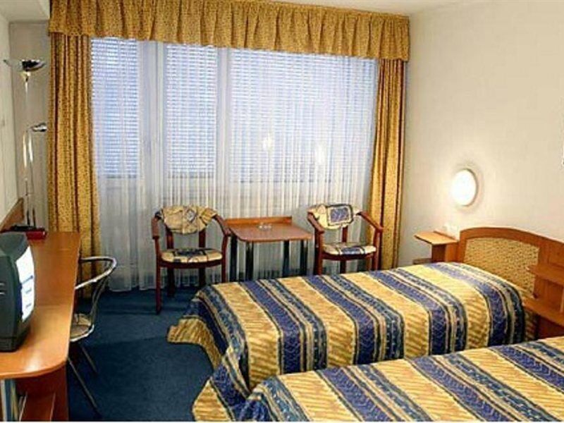 Hotel Lux Banska Bystrica Luaran gambar