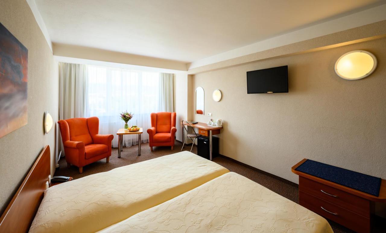 Hotel Lux Banska Bystrica Luaran gambar
