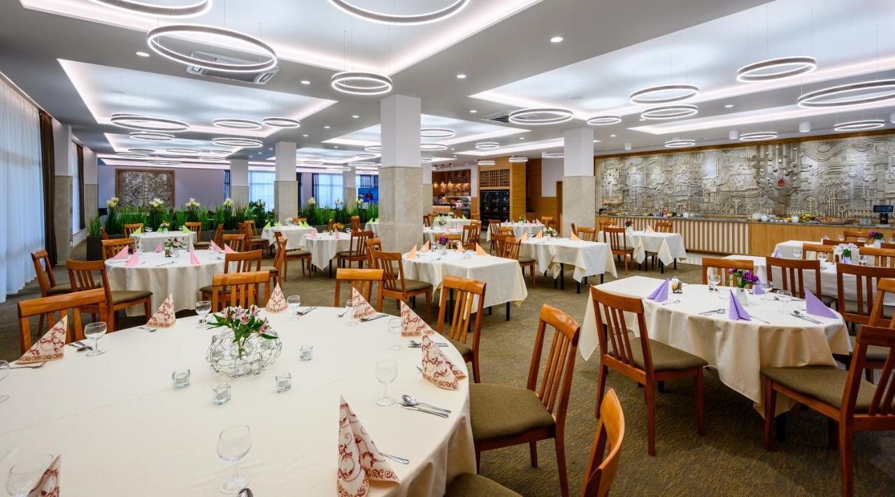 Hotel Lux Banska Bystrica Luaran gambar