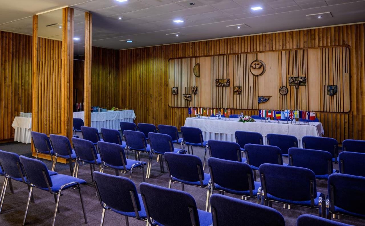 Hotel Lux Banska Bystrica Luaran gambar