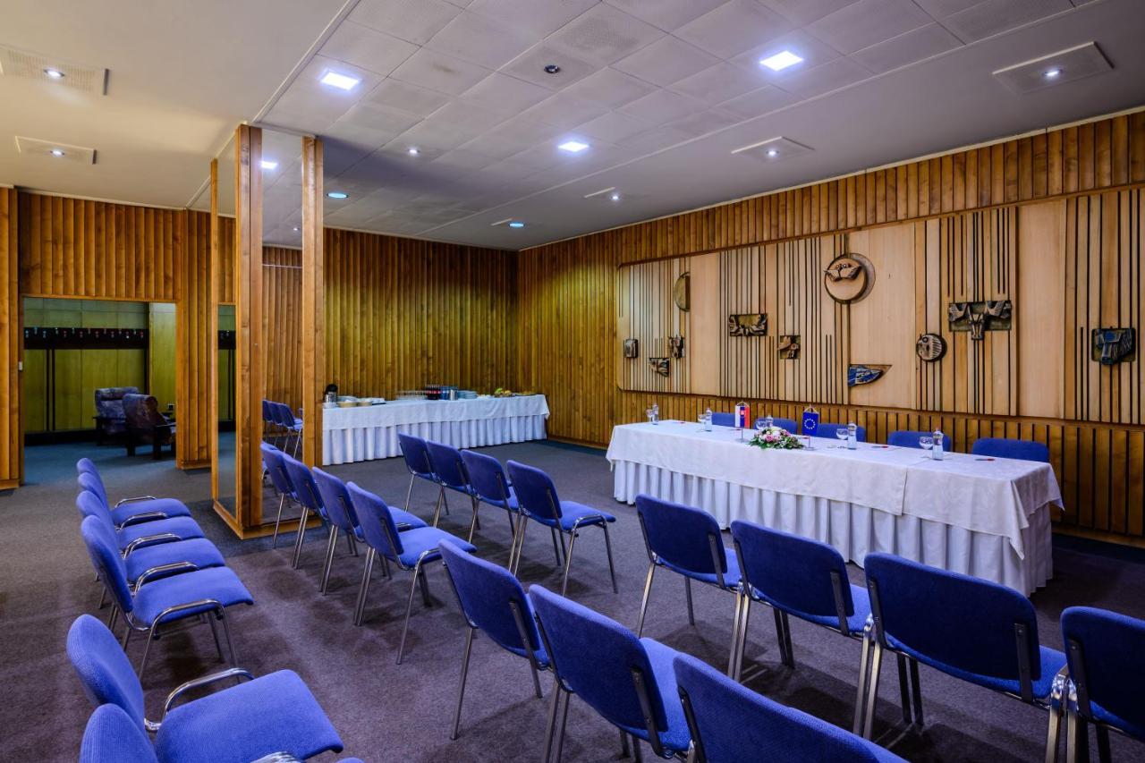 Hotel Lux Banska Bystrica Luaran gambar