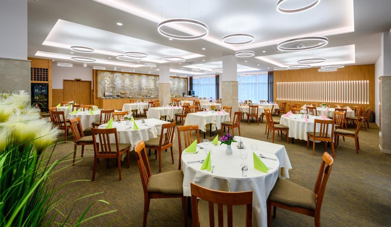 Hotel Lux Banska Bystrica Luaran gambar