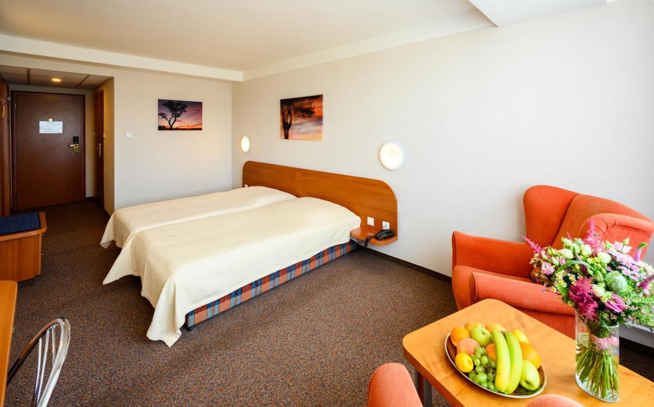 Hotel Lux Banska Bystrica Luaran gambar