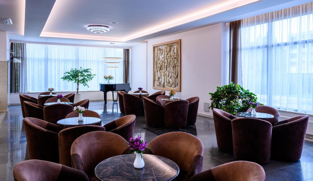 Hotel Lux Banska Bystrica Luaran gambar