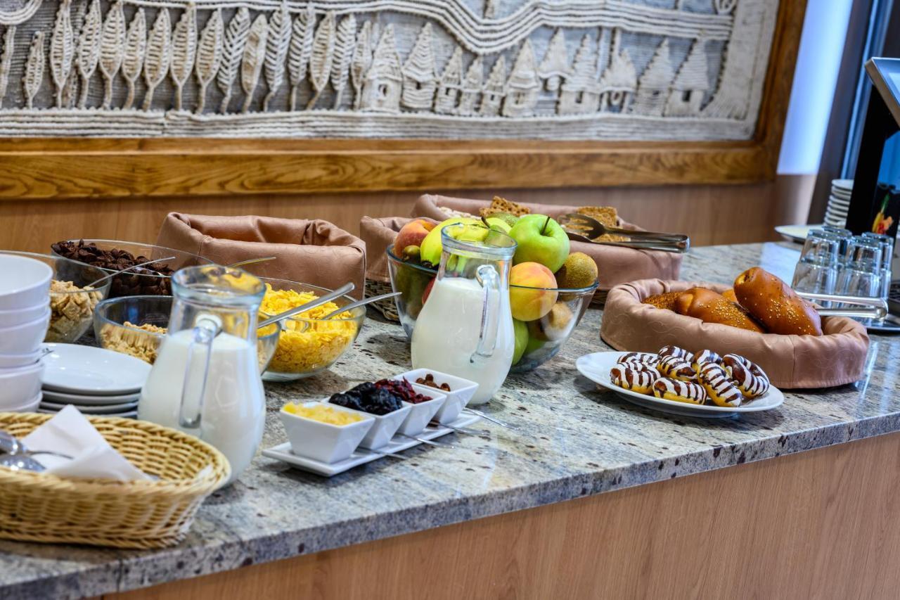 Hotel Lux Banska Bystrica Luaran gambar