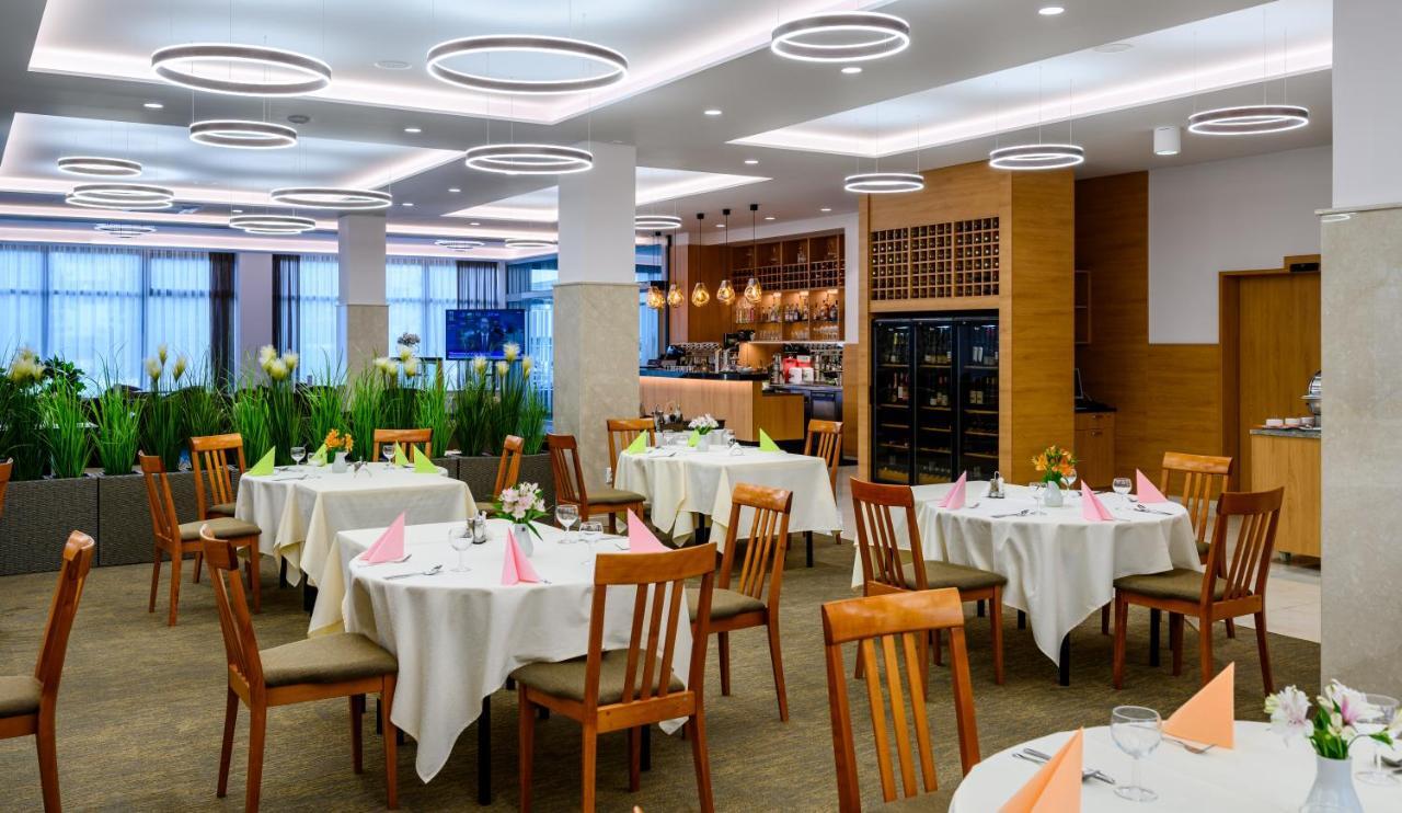 Hotel Lux Banska Bystrica Luaran gambar